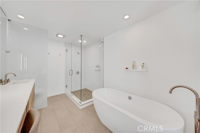 Detail Gallery Image 27 of 35 For 136 S Swall Dr #4,  Los Angeles,  CA 90048 - 2 Beds | 2 Baths