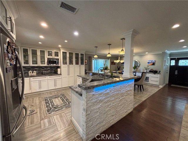 Detail Gallery Image 2 of 19 For 17010 via Los Caballeros, Riverside,  CA 92504 - 4 Beds | 2 Baths