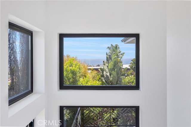 926 17th St, Hermosa Beach CA: https://media.crmls.org/medias/007c0107-4b6a-43c9-a2b0-16ea549b8b73.jpg