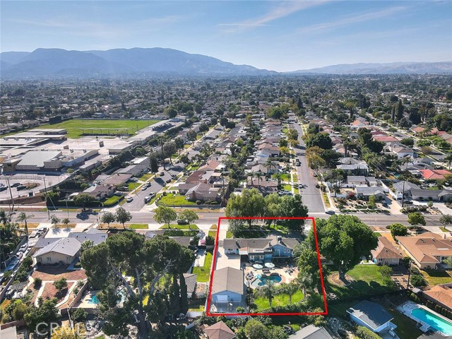 Detail Gallery Image 4 of 61 For 1429 Garretson, Corona,  CA 92879 - 4 Beds | 3 Baths