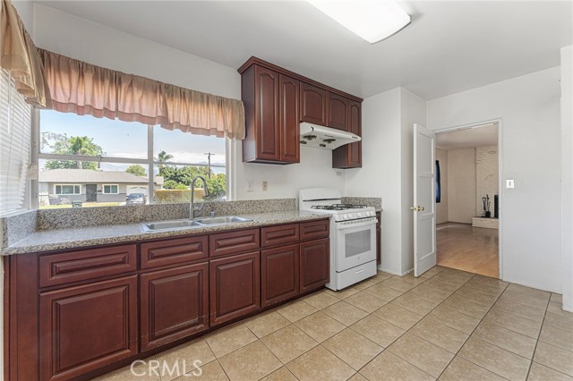 962 E Sandra Avenue, Arcadia CA: https://media.crmls.org/medias/007c5bb2-c9b7-4835-aa0c-425bc13c209a.jpg