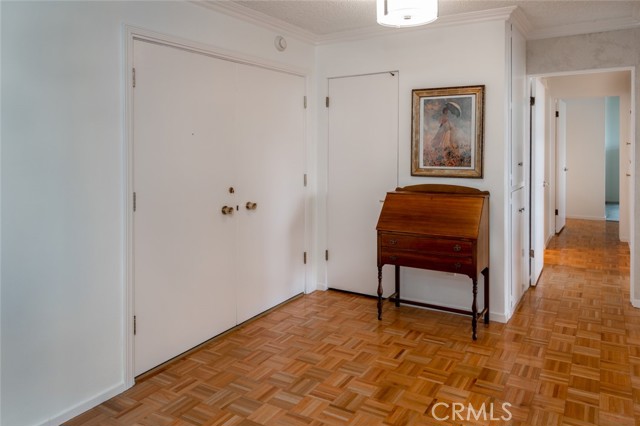 Large foyer and private hall to bedrooms