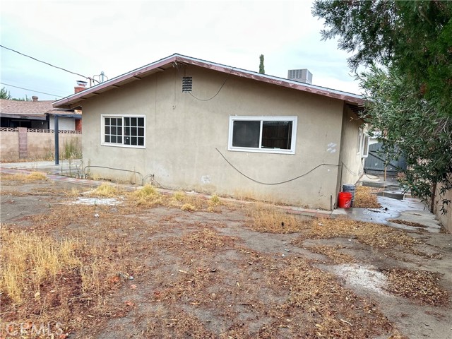614 E Pondera Street, Lancaster CA: https://media.crmls.org/medias/007ce929-d71f-48c2-8de4-5667a28e6e73.jpg