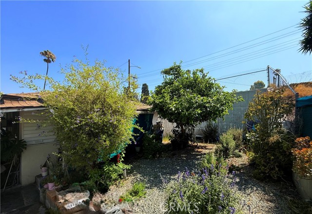 4041 Eagle Street, Los Angeles CA: https://media.crmls.org/medias/007d5d9e-552d-42fe-8a23-cb618f2abad8.jpg