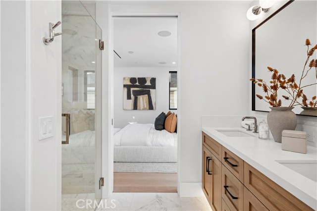 Detail Gallery Image 11 of 21 For 605 1/2 Carnation, Corona Del Mar,  CA 92625 - 2 Beds | 2/1 Baths