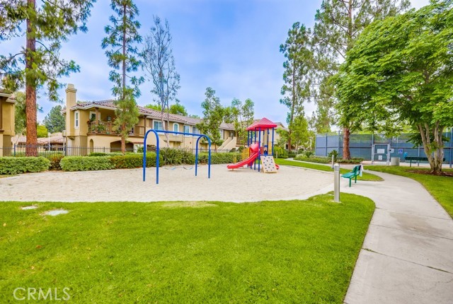 253 Gallery Way, Tustin CA: https://media.crmls.org/medias/007e305e-eff1-44af-b8ef-d1f4ab6220a4.jpg