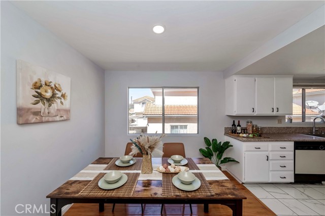 Detail Gallery Image 6 of 25 For 552 E Newmark Ave #C,  Monterey Park,  CA 91755 - 2 Beds | 2/1 Baths