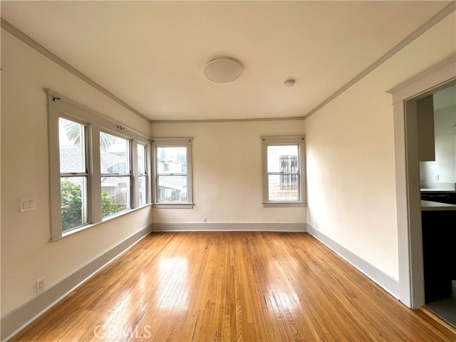1343 Portia St, Echo Park CA: https://media.crmls.org/medias/007fc30f-8501-4d1a-89d6-033bad49bfc0.jpg