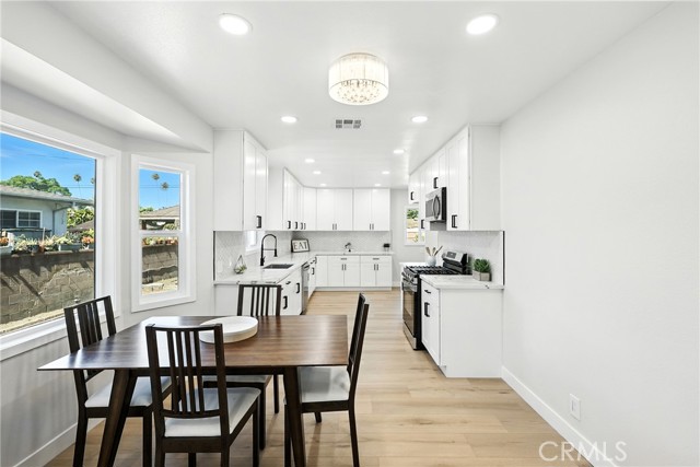 9533 Paramount Boulevard, Downey CA: https://media.crmls.org/medias/00807976-e5c6-4f21-920a-955e906989d9.jpg
