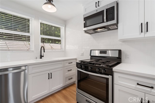 Detail Gallery Image 8 of 12 For 1637 Irvine Ave #D,  Costa Mesa,  CA 92627 - 0 Beds | 1 Baths