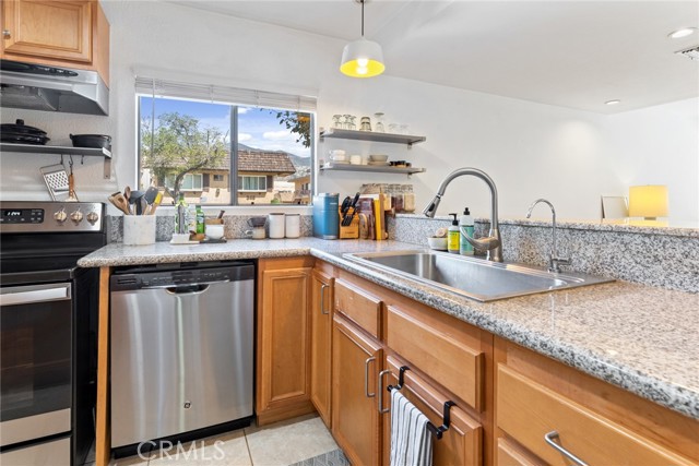 350 Burchett Street, 101 photo 3