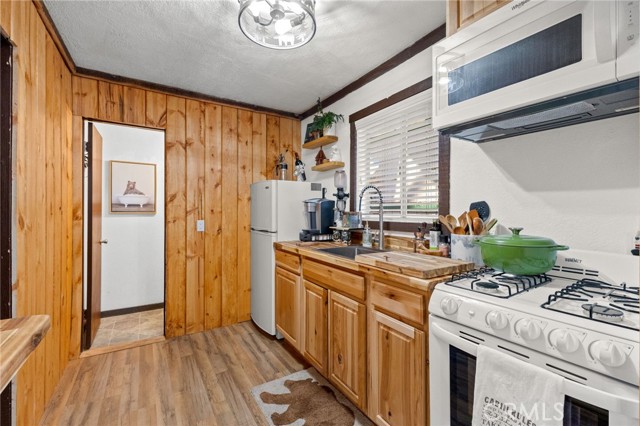 Detail Gallery Image 15 of 28 For 266 Victoria Ln, Sugarloaf,  CA 92386 - 1 Beds | 1/1 Baths