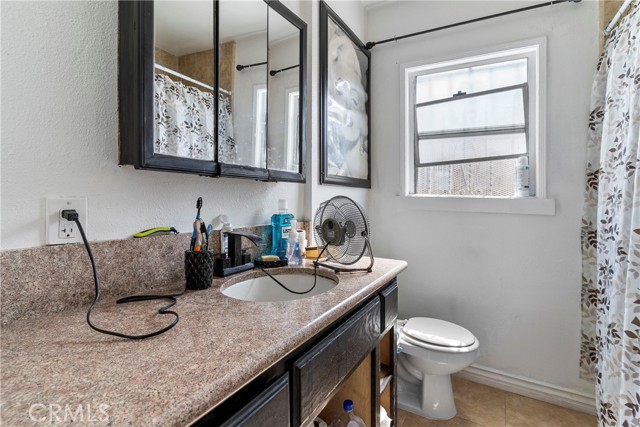 2227 E 112th Street, Los Angeles CA: https://media.crmls.org/medias/00825534-ecbf-4b7f-8647-286281fd09dc.jpg