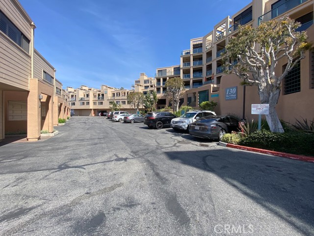 130 The Village, Redondo Beach, California 90277, 2 Bedrooms Bedrooms, ,2 BathroomsBathrooms,Residential,Sold,The Village,SB23034473