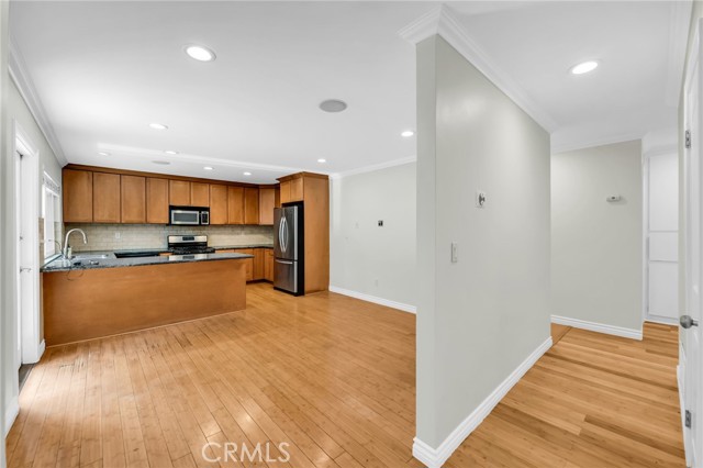 Detail Gallery Image 8 of 36 For 13004 Lull St, North Hollywood,  CA 91605 - 4 Beds | 2 Baths