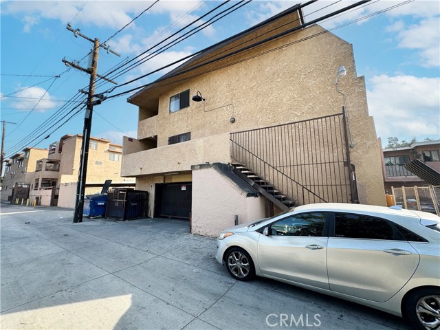 Detail Gallery Image 5 of 11 For 709 E Chestnut Ave, Santa Ana,  CA 92701 - – Beds | – Baths