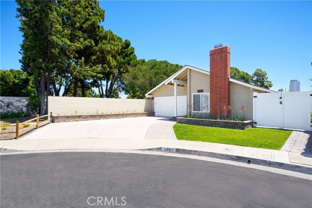 3701 S Ross Street, Santa Ana CA: https://media.crmls.org/medias/0082b480-2104-44c8-930d-47ecc4a1804d.jpg