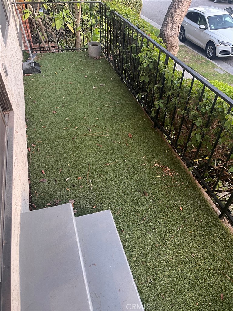 https://media.crmls.org/medias/0082c67e-e06e-47b6-9d43-e8bcb9d3938d.jpg?preset=X-Large