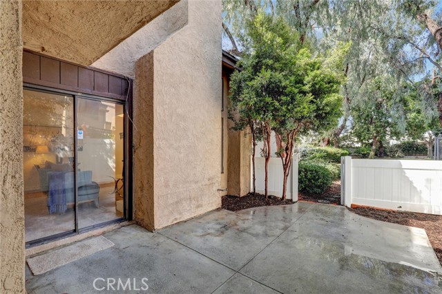 905 Powell Court, Costa Mesa CA: https://media.crmls.org/medias/0082d968-1b85-45df-9226-8b6f1b5e8ffc.jpg