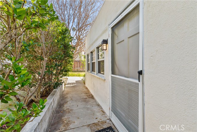 Detail Gallery Image 7 of 20 For 2123 Crescent, Montrose,  CA 91020 - 3 Beds | 2 Baths