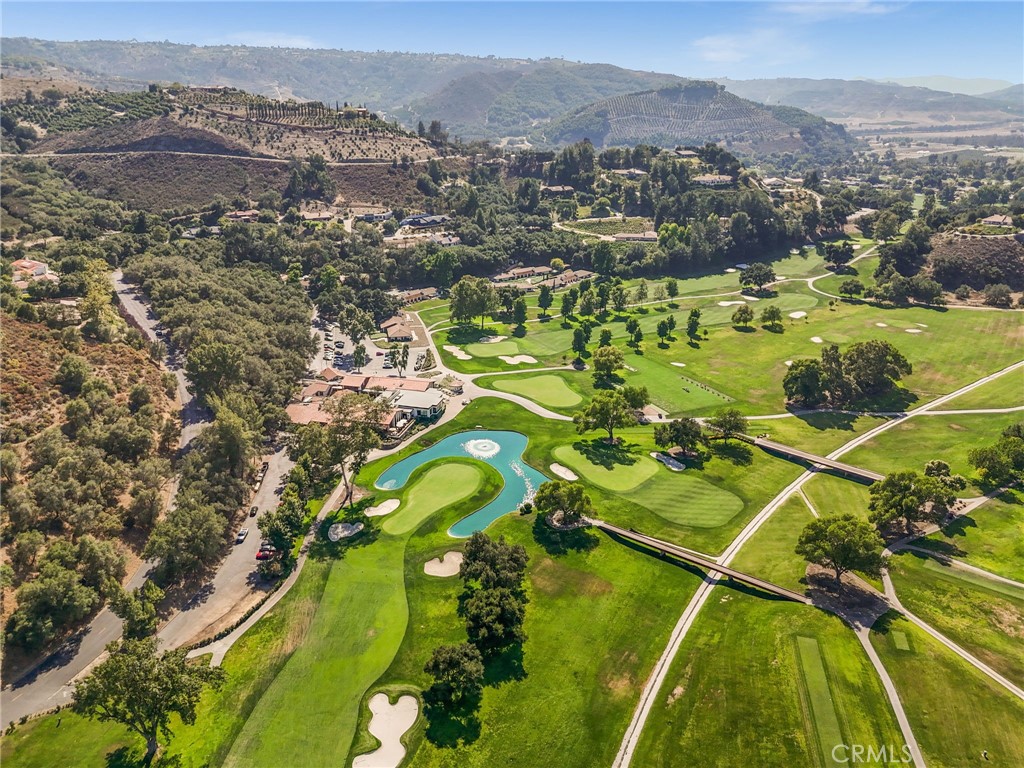 https://media.crmls.org/medias/00831cb0-3924-4636-8c81-ddd9114f50bc.jpg?preset=X-Large