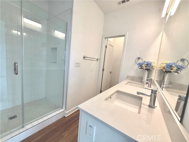 Detail Gallery Image 8 of 19 For 2236 Synergy, Irvine,  CA 92614 - 4 Beds | 3/1 Baths