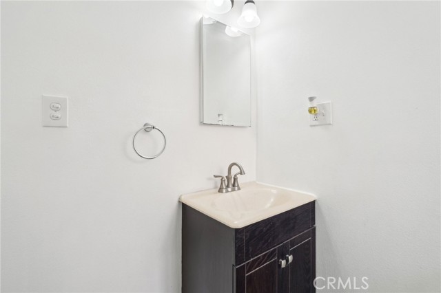 10240 Atlantic Avenue, South Gate CA: https://media.crmls.org/medias/00837712-8cea-430b-a6a2-5186f2dd3793.jpg