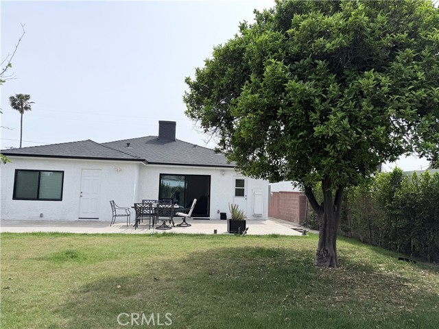 Detail Gallery Image 5 of 32 For 11031 Lull St, Sun Valley,  CA 91352 - 2 Beds | 1/1 Baths