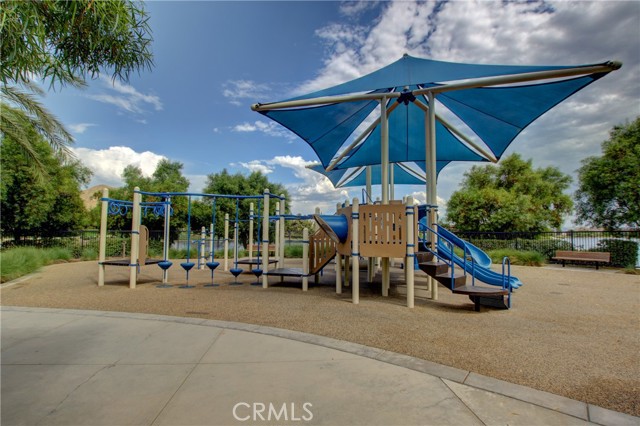 29101 Springshores Drive, Menifee CA: https://media.crmls.org/medias/008532cc-70a3-49af-9e5d-d903bebcc21b.jpg