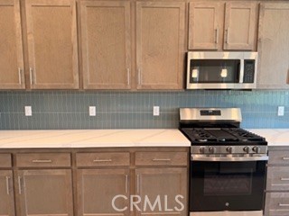 6318 Rainy Pass, Hesperia CA: https://media.crmls.org/medias/008625c8-8aad-44dd-bd89-6a170057a19a.jpg