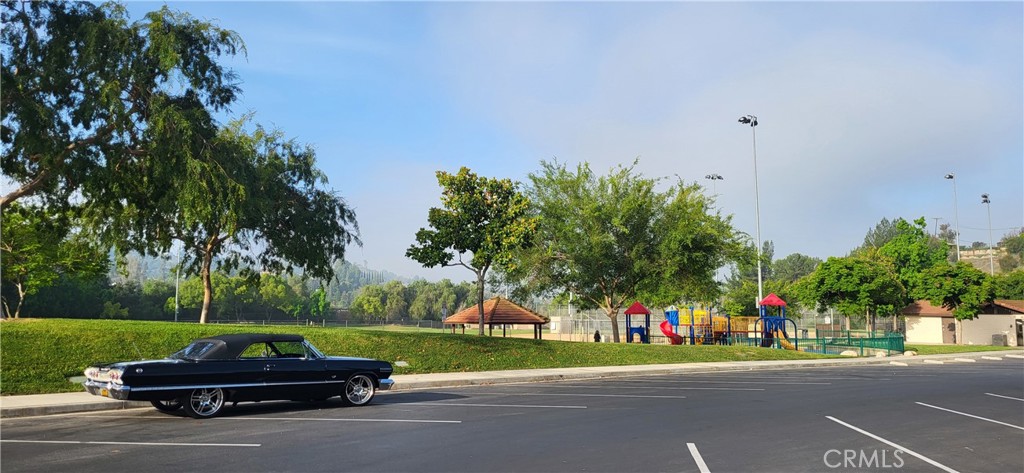 https://media.crmls.org/medias/008820dc-76bf-4679-a43c-f300ce6e9888.jpg?preset=X-Large