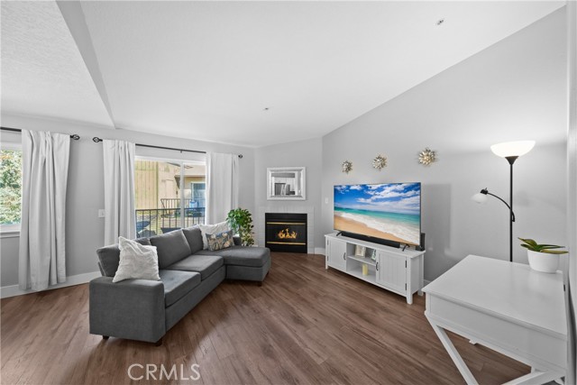 Detail Gallery Image 3 of 26 For 2620 Avenida Del Vista #203,  Corona,  CA 92882 - 1 Beds | 1 Baths