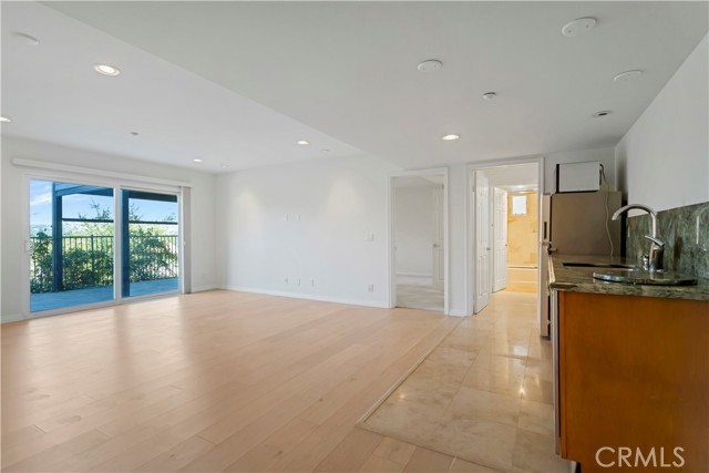Detail Gallery Image 13 of 43 For 5678 Como Circle, Woodland Hills,  CA 91367 - 5 Beds | 3/1 Baths