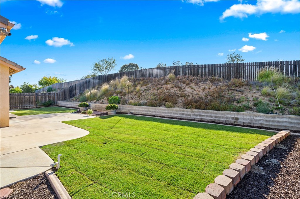 https://media.crmls.org/medias/0088bd6b-2087-4669-88d7-1bbce7269cd0.jpg?preset=X-Large