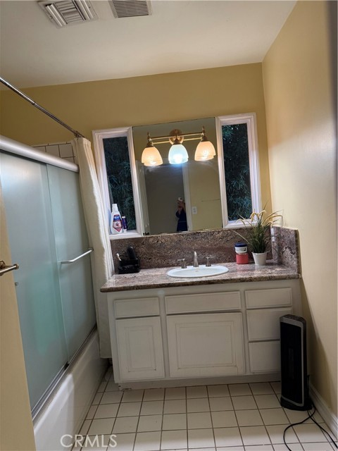 Detail Gallery Image 28 of 60 For 5224 Woodlake, Woodland Hills,  CA 91367 - 4 Beds | 3/1 Baths