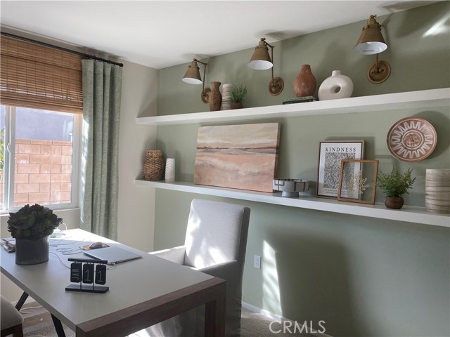 Detail Gallery Image 4 of 13 For 8217 Perada, Jurupa Valley,  CA 92509 - 4 Beds | 3 Baths