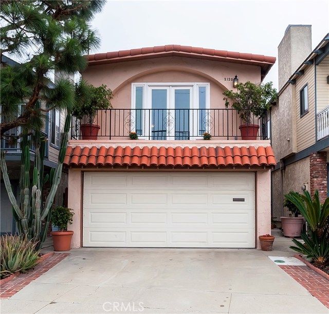 2120 Prospect Avenue, Hermosa Beach, California 90254, 3 Bedrooms Bedrooms, ,1 BathroomBathrooms,Residential,Sold,Prospect,SB17212998