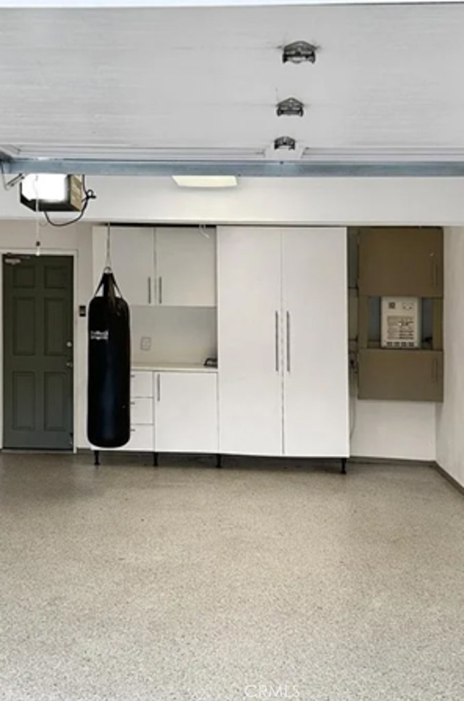 https://media.crmls.org/medias/0089f891-d57d-46d2-87c0-da22b69e85fe.jpg?preset=X-Large
