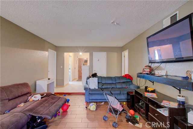 Detail Gallery Image 12 of 25 For 423 Cindy Dr, Atwater,  CA 95301 - 3 Beds | 2 Baths