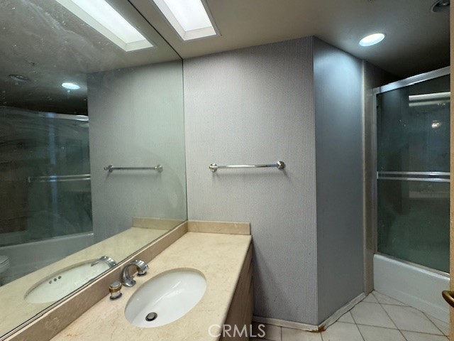 10490 Wilshire Boulevard, Los Angeles CA: https://media.crmls.org/medias/008afa2d-2c2e-4995-8d84-6ff5250d8385.jpg