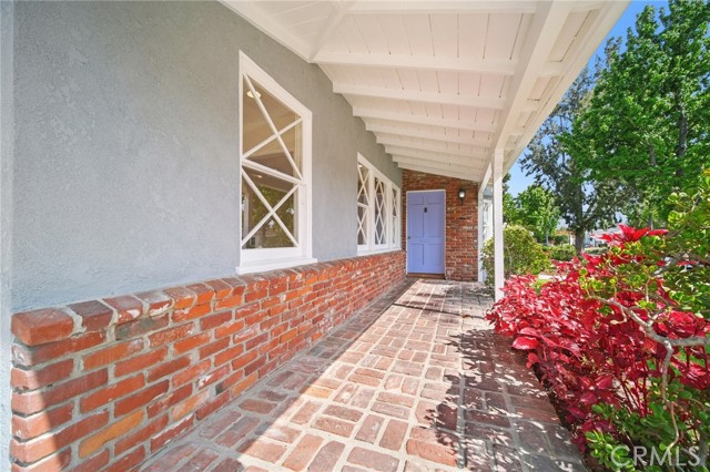 Detail Gallery Image 4 of 71 For 610 N Griffith Park Dr, Burbank,  CA 91506 - 3 Beds | 2/1 Baths