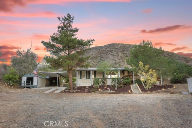 27255 Vista Avenue, Perris CA: https://media.crmls.org/medias/008b20e1-7226-4ee5-8b23-b5d1631148f3.jpg