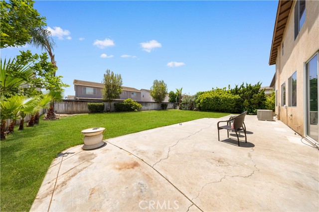 12337 Columbia Lane, Eastvale CA: https://media.crmls.org/medias/008c0451-25e5-4b86-9659-e15704070006.jpg