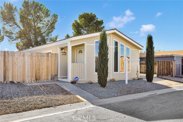 Detail Gallery Image 2 of 30 For 24939 Camino Del Norte, Barstow,  CA 92311 - 3 Beds | 2 Baths