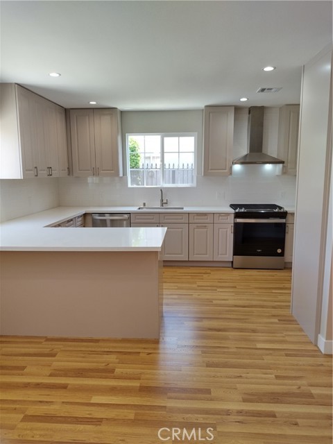 3722 Degnan Boulevard, Los Angeles CA: https://media.crmls.org/medias/008d72a7-1c3a-440f-a663-c627bc86f735.jpg