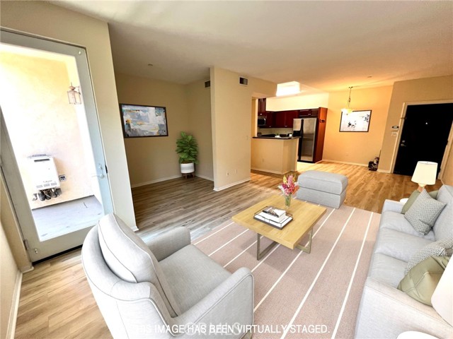 13941 Sherman Way, Van Nuys CA: https://media.crmls.org/medias/008d9f77-a502-4224-96a7-f6a49a18aaec.jpg