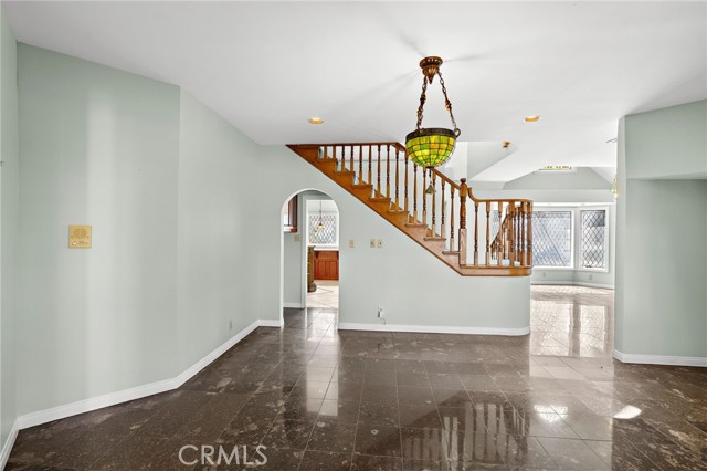 Detail Gallery Image 12 of 49 For 8001 Alverstone Ave, Los Angeles,  CA 90045 - 3 Beds | 4 Baths