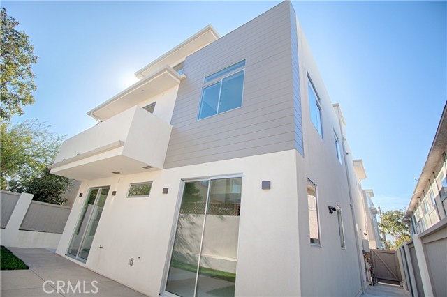 212 Irena Avenue, Redondo Beach, California 90277, 4 Bedrooms Bedrooms, ,3 BathroomsBathrooms,Residential,Sold,Irena,SB17011783