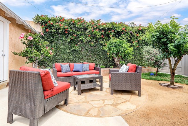 2906 Perkins Lane, Redondo Beach, California 90278, 4 Bedrooms Bedrooms, ,2 BathroomsBathrooms,Residential,Sold,Perkins,SB23084856