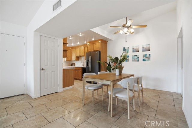 Detail Gallery Image 4 of 21 For 20887 Serrano Creek Rd #80,  Lake Forest,  CA 92630 - 3 Beds | 2 Baths